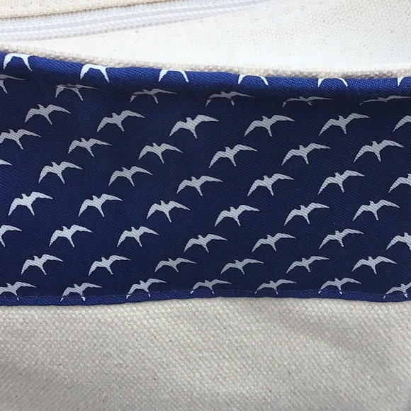 Vineyard Vines Custom Collection Canvas Tote - Picture 3 of 12